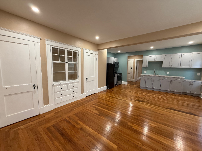 4029 Washington St #1R - Photo 5 of 10