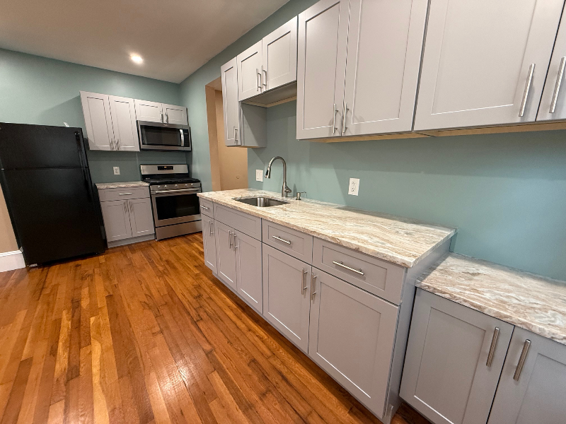 4029 Washington St #1R - Photo 7 of 10