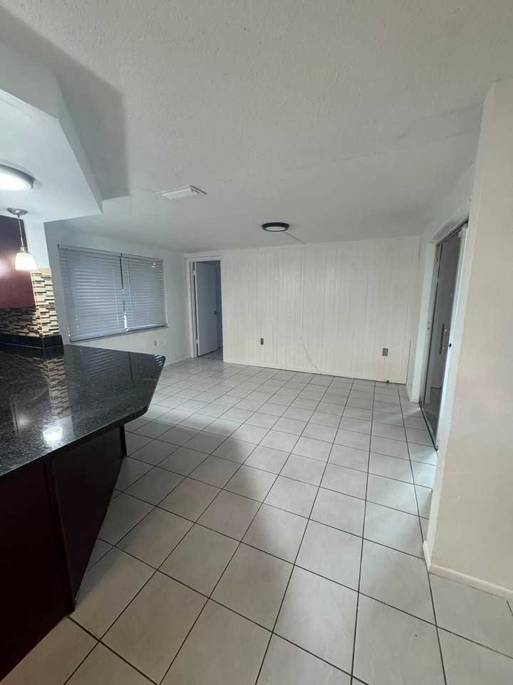 7725 Bloomfield Dr - Photo 7 of 13