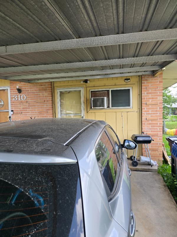 310 Hialeah Ave - Photo 3 of 4