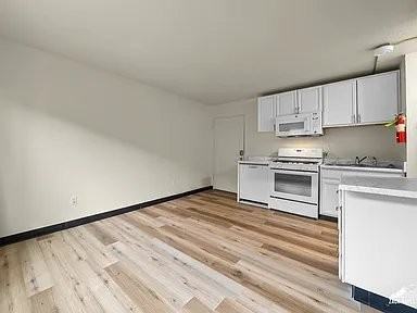 618 Gambell St #31 - Photo 7 of 13