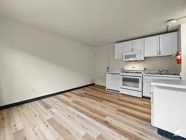 featured image of 618 Gambell St #32