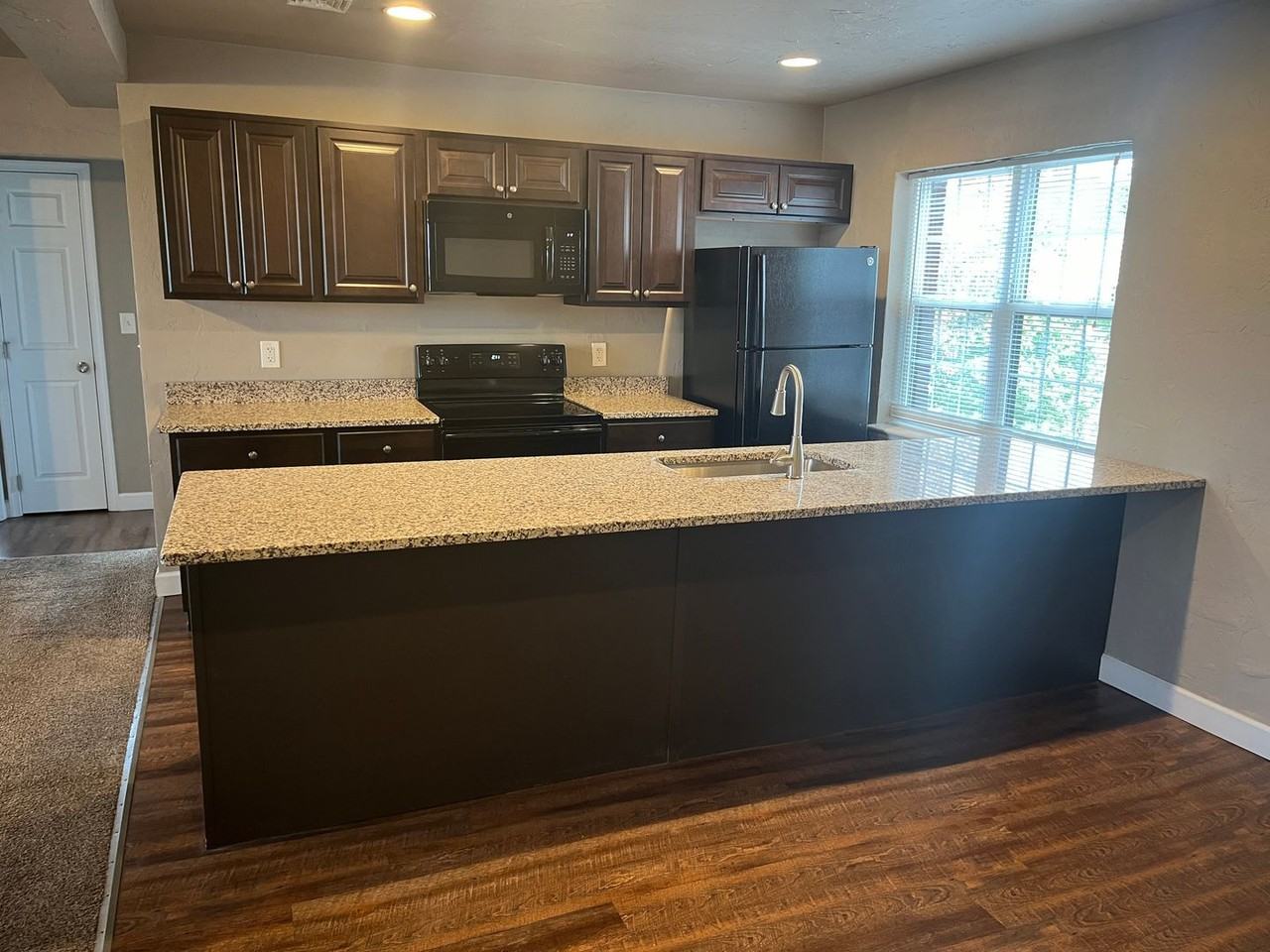 450 Madison Ave - Photo 4 of 50