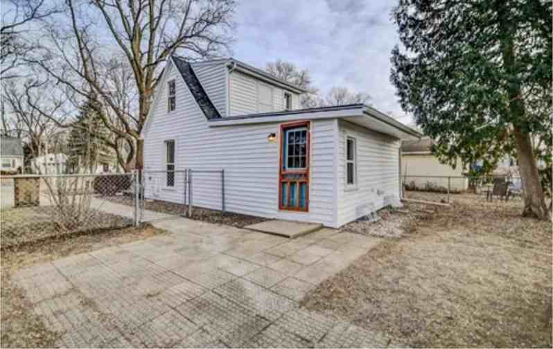 1921 Heath Ave - Photo 2 of 16