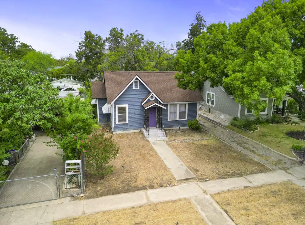 1131 Mckinley Ave - Photo 3 of 25