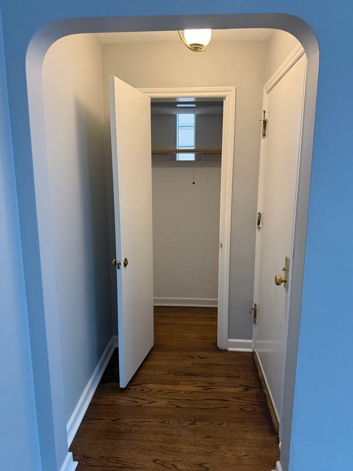 2854 W Farragut Ave #1stFL - Photo 5 of 19
