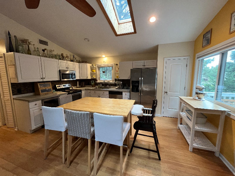 377 Sir Chandler Dr - Photo 3 of 12