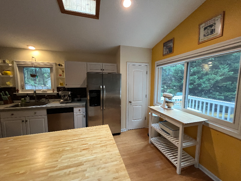 377 Sir Chandler Dr - Photo 4 of 12