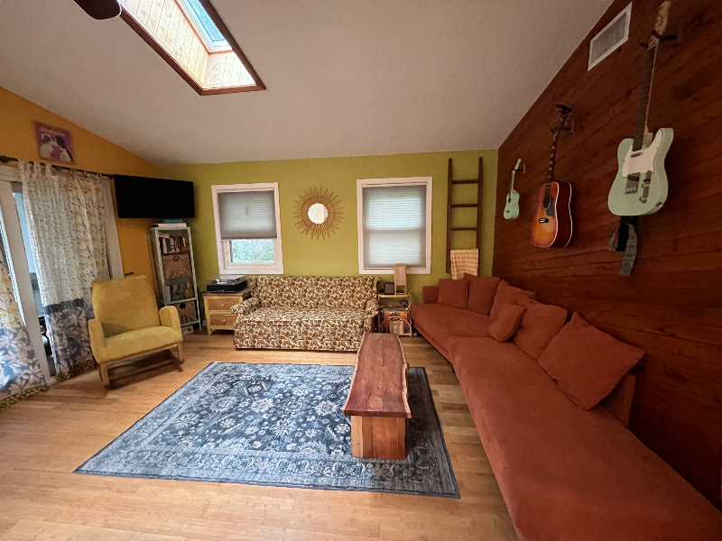 377 Sir Chandler Dr - Photo 6 of 12