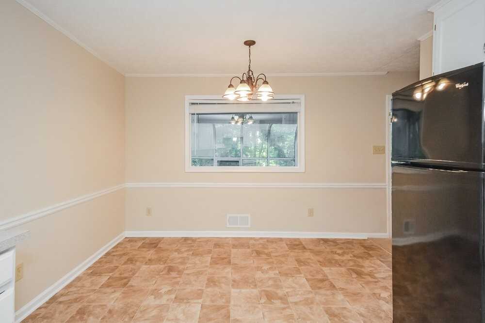 175 Meadowbrook Dr - Photo 7 of 17