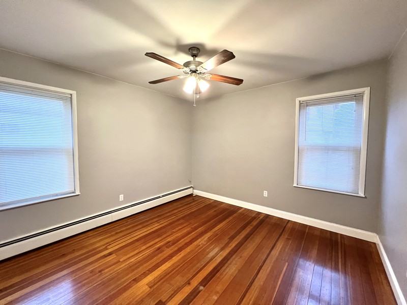 36 Ferncliff Ave #1R - Photo 3 of 5