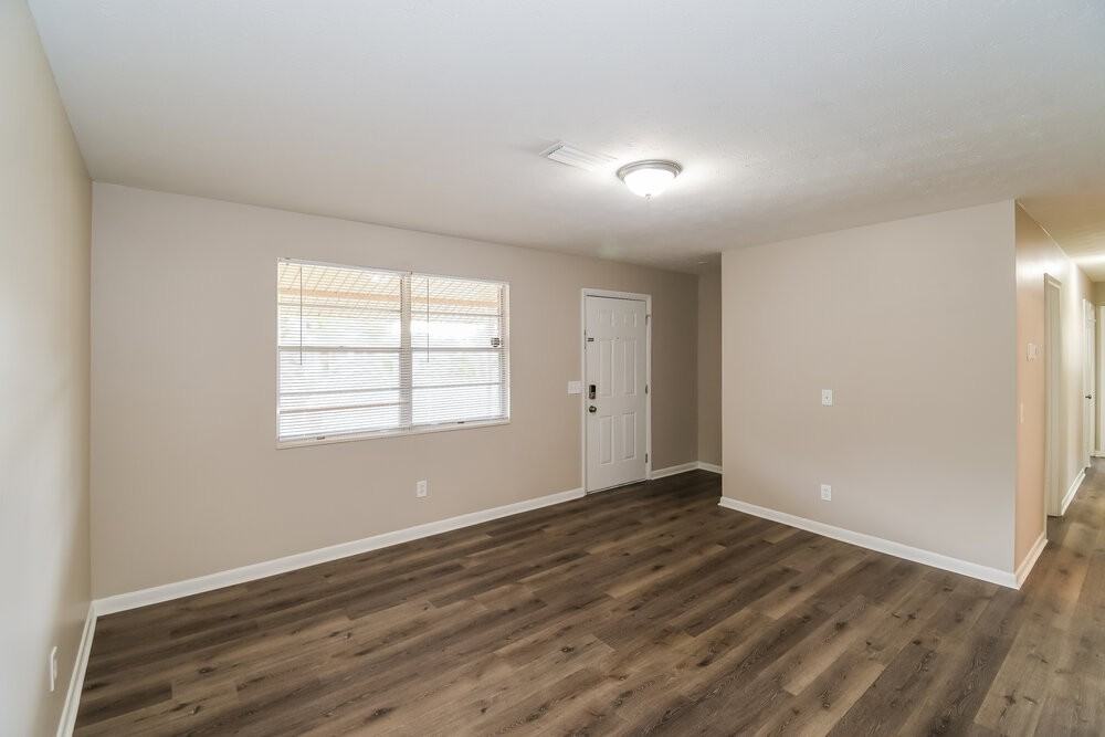 4415 Argentine Dr N - Photo 4 of 19