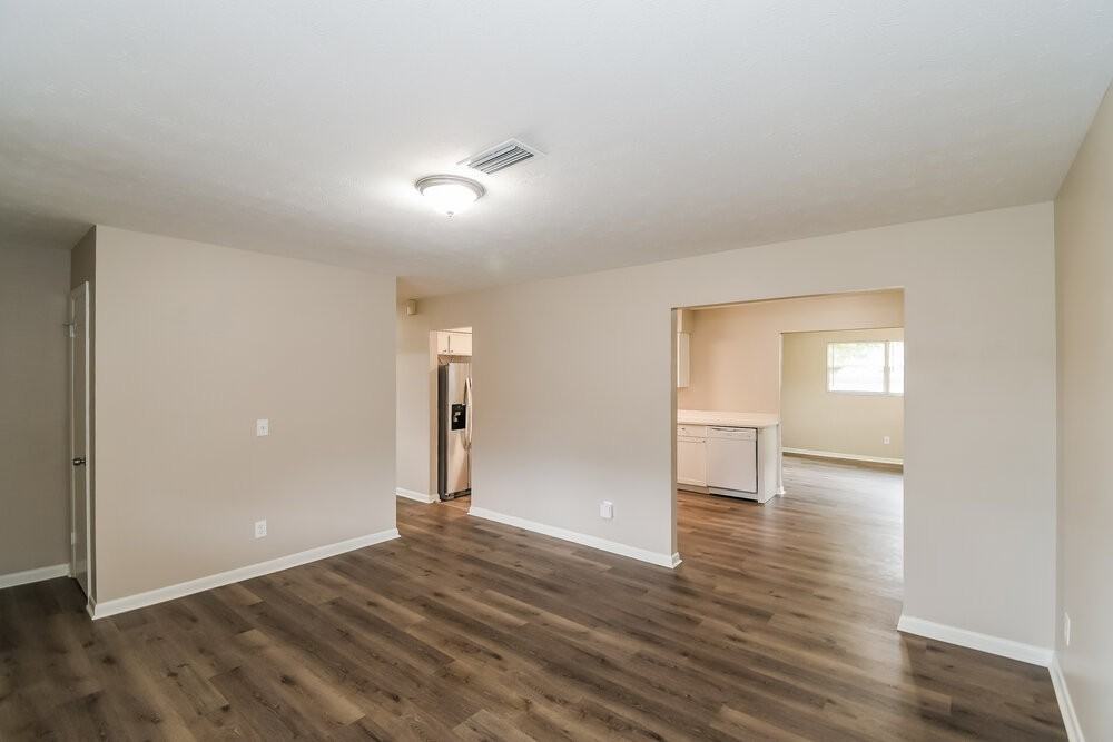 4415 Argentine Dr N - Photo 5 of 19