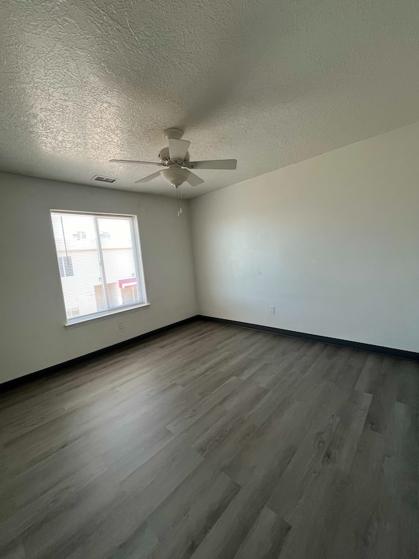 1009 Walnut Dr #C - Photo 4 of 13