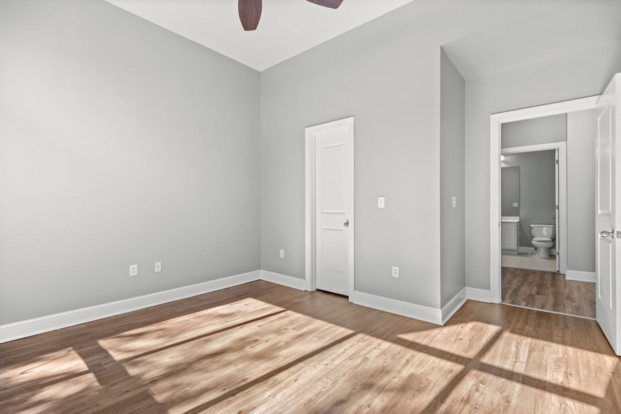 655S S Riverside Dr #104 - Photo 3 of 17