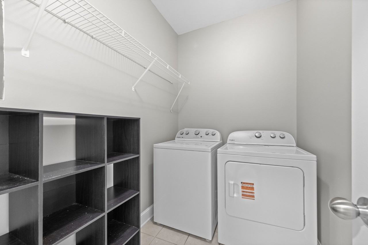 655S S Riverside Dr #104 - Photo 4 of 17