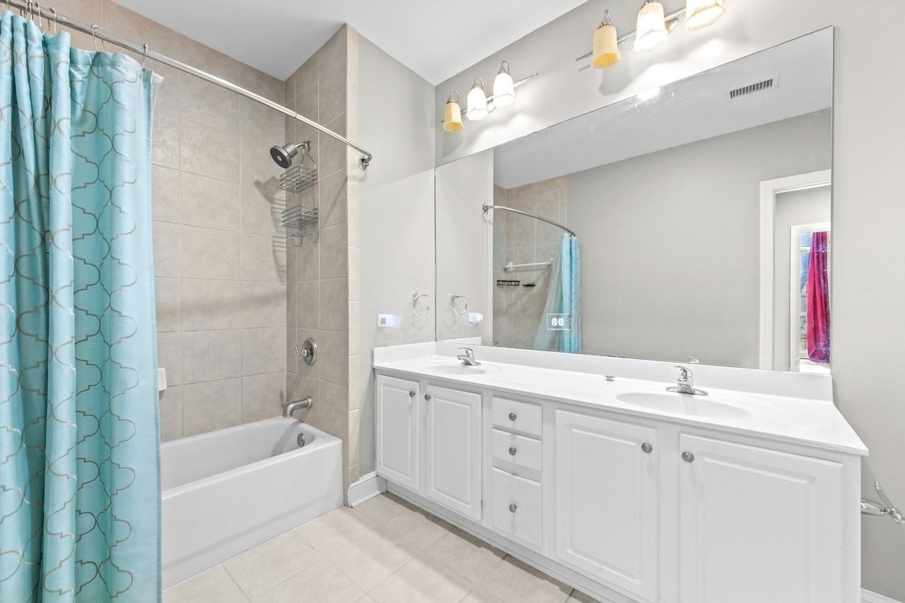 655S S Riverside Dr #104 - Photo 5 of 17