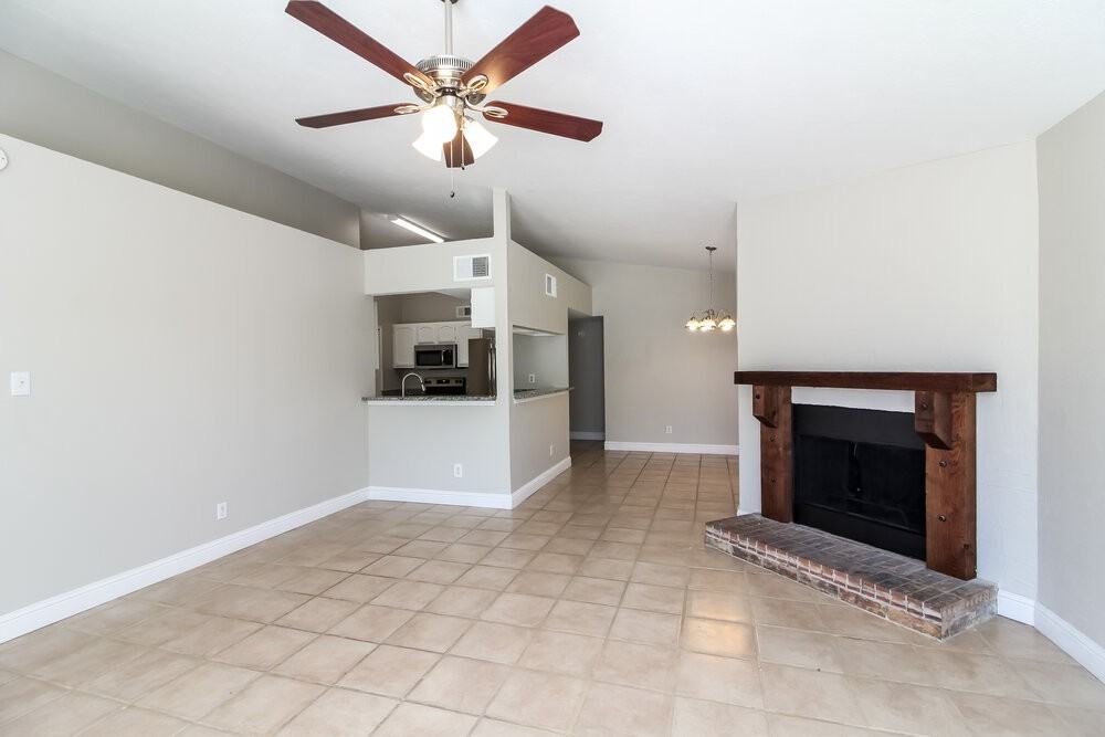 131 London Ln - Photo 4 of 16