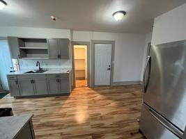 featured image of 40 Garnet St #2