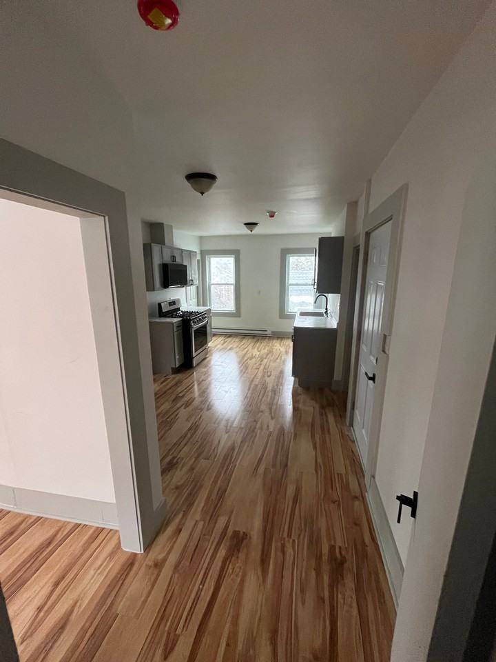 40 Garnet St #2 - Photo 2 of 18