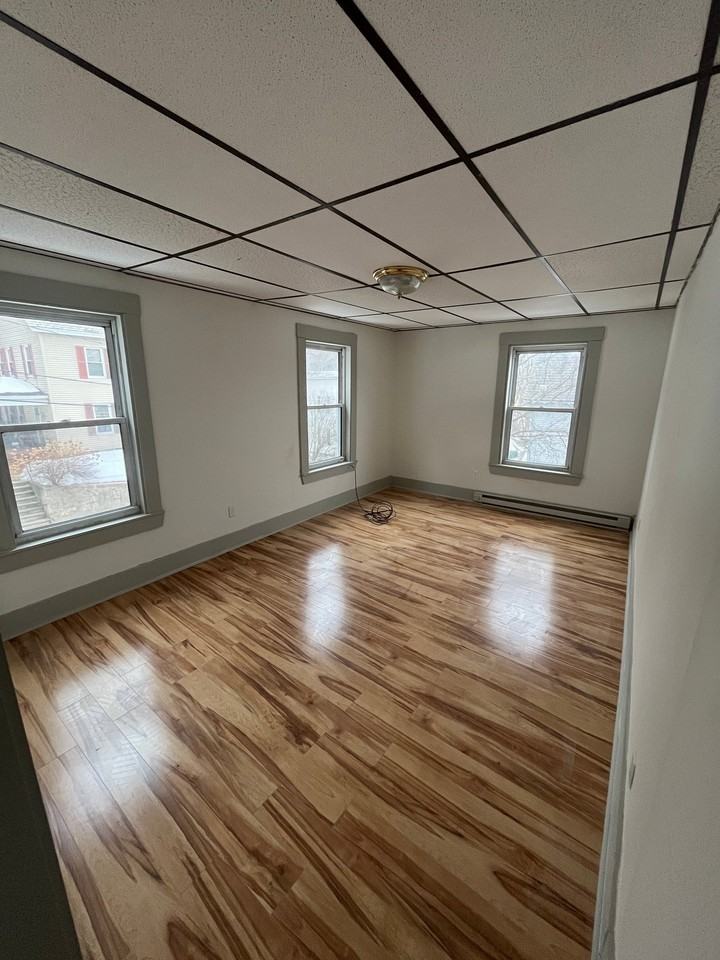 40 Garnet St #2 - Photo 3 of 18