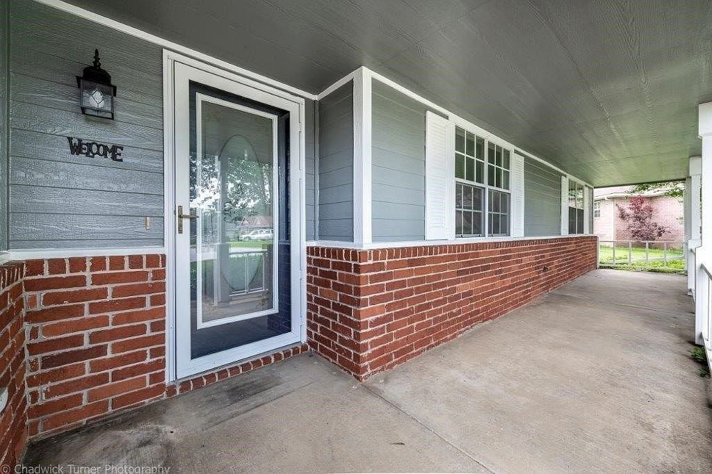 1019 N 26th St - Photo 2 of 20