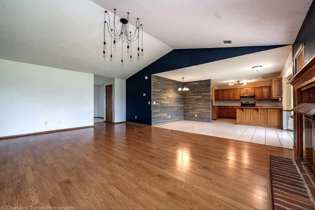 1019 N 26th St - Photo 3 of 20