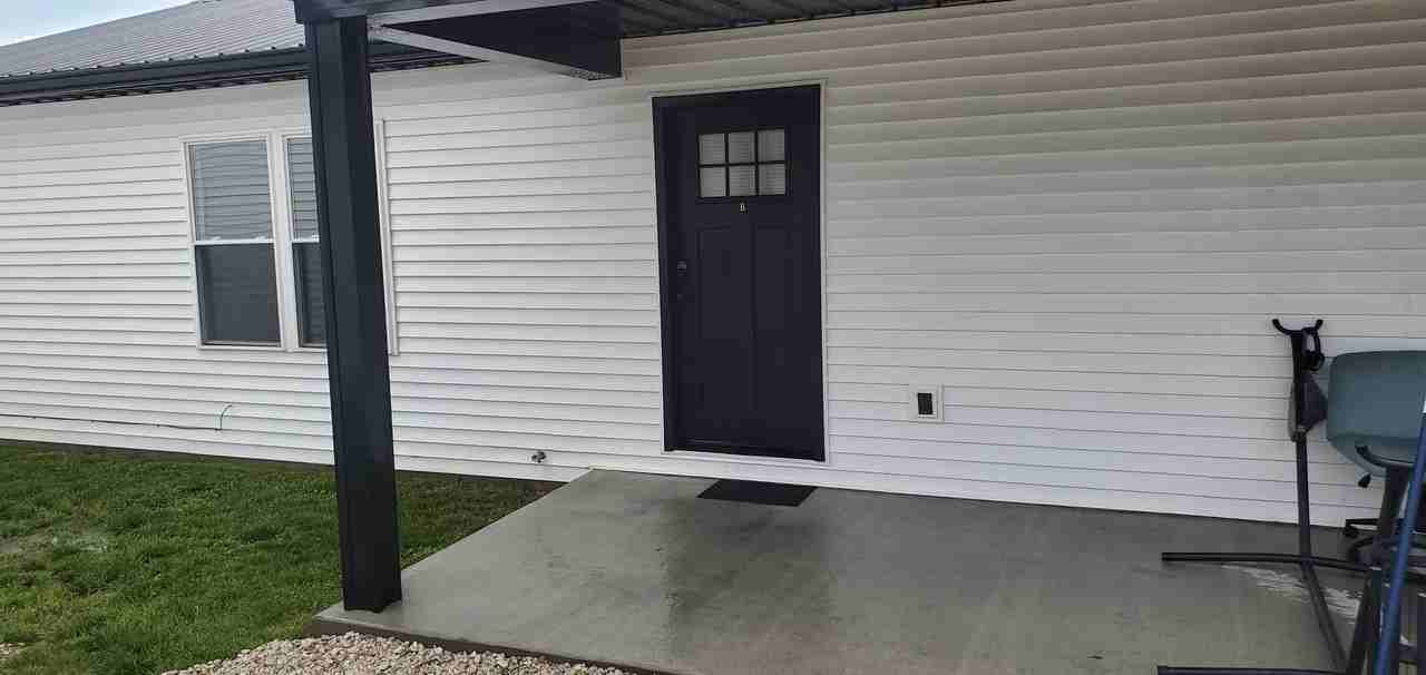 503 Sw 3rd St - Photo 2 of 10