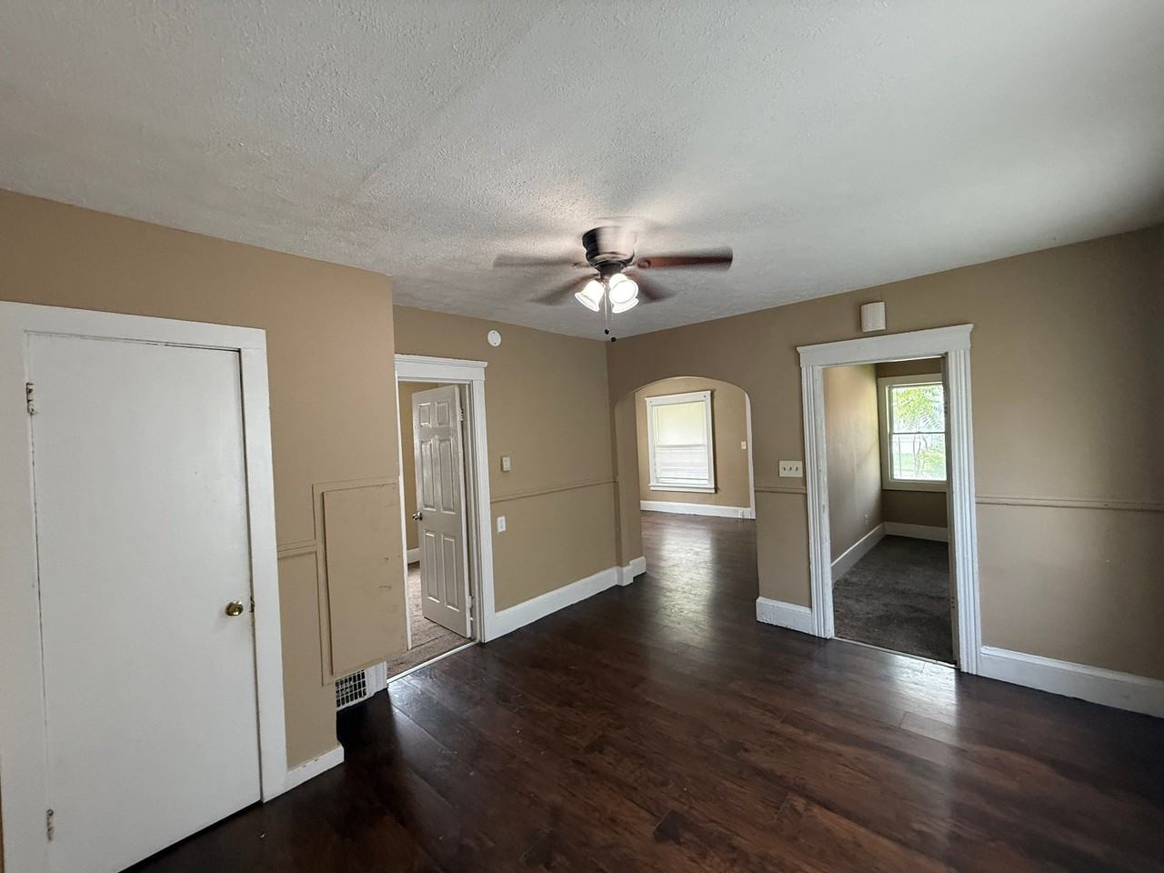 522 W 23rd St #DOWN - Photo 7 of 24