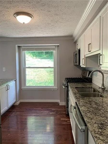 3124 Haberlein Rd - Photo 2 of 13