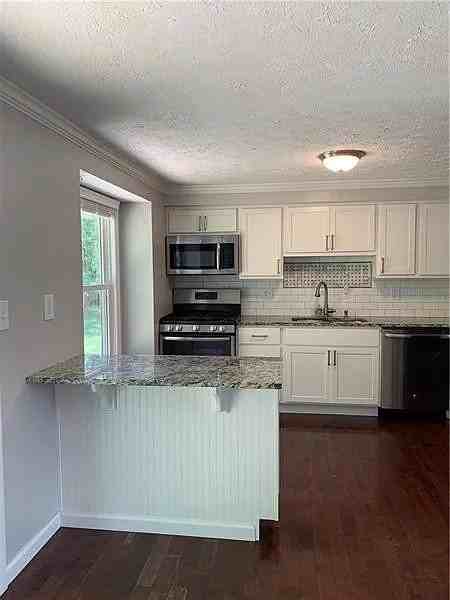 3124 Haberlein Rd - Photo 3 of 13