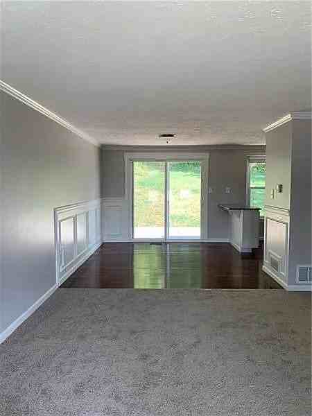 3124 Haberlein Rd - Photo 4 of 13