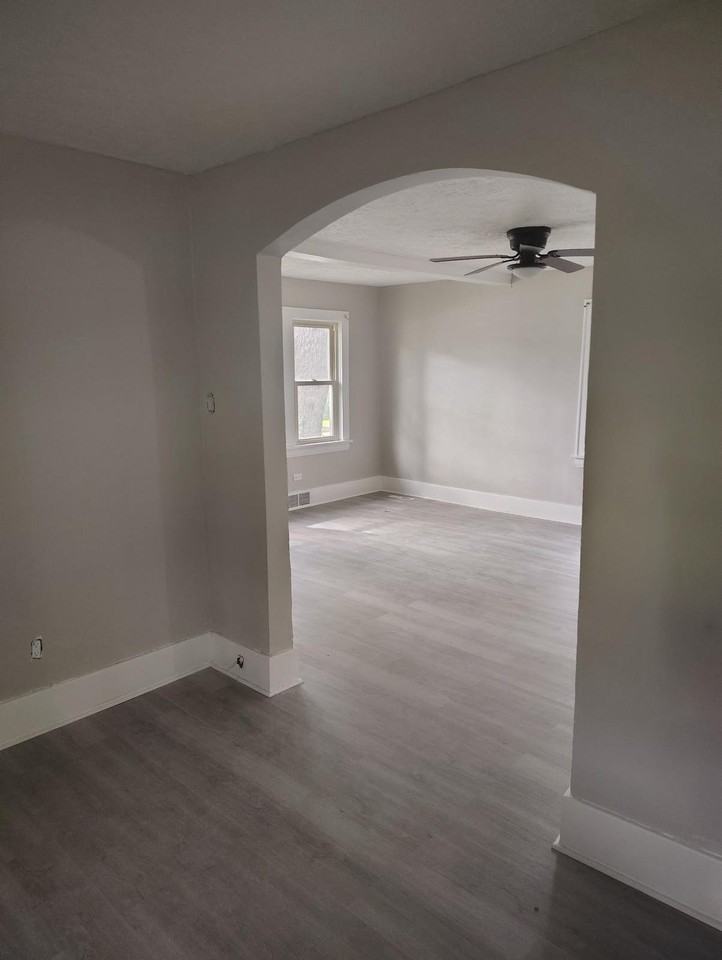 365 Noah Ave - Photo 5 of 11