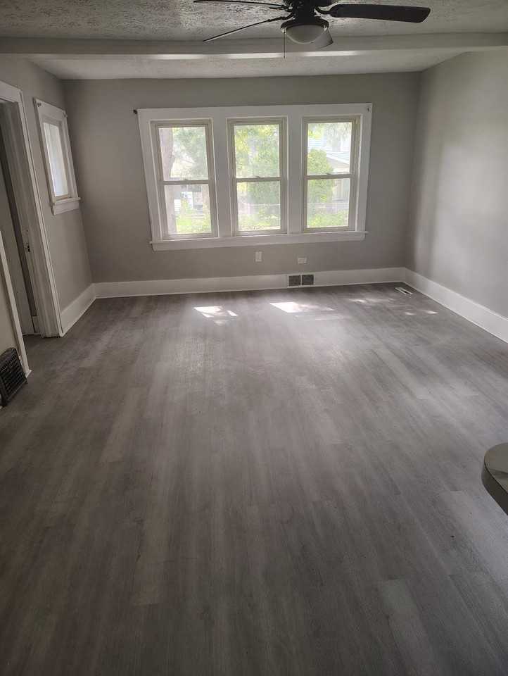365 Noah Ave - Photo 6 of 11