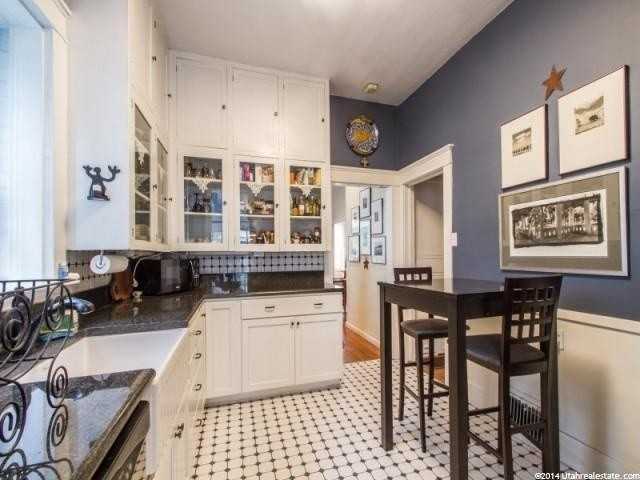 417 S Douglas St - Photo 5 of 7