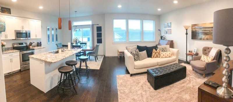4162 N Cresthaven Ln - Photo 2 of 30