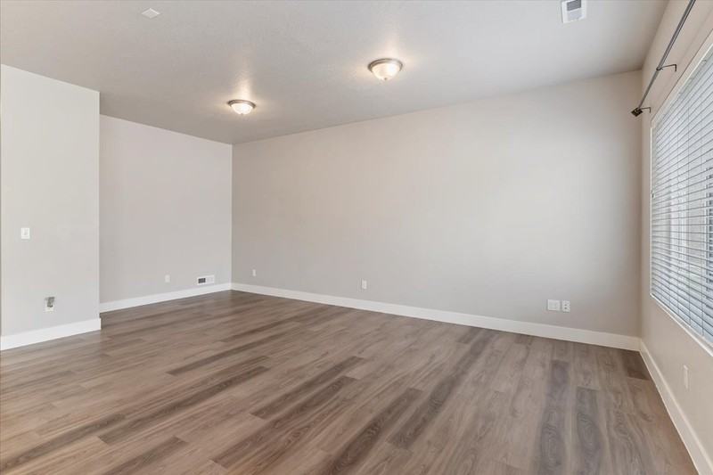 423 E Penny Ln - Photo 3 of 17