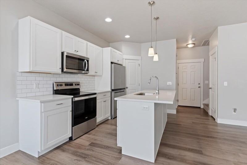 423 E Penny Ln - Photo 6 of 17