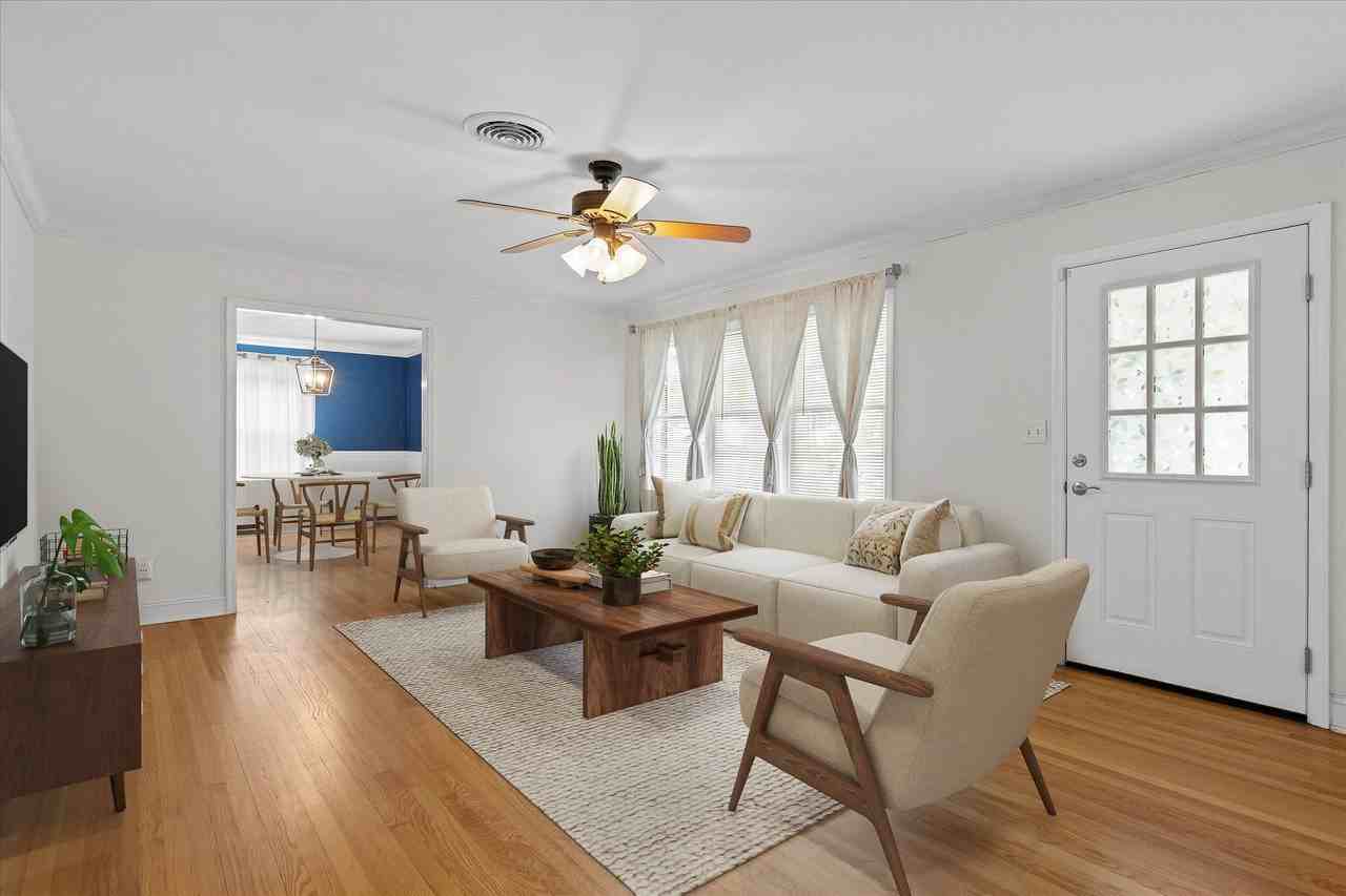 2418 Crescent Club Dr - Photo 2 of 29