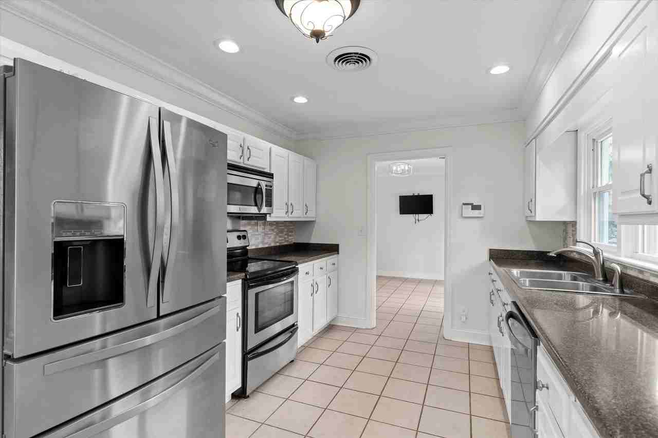 2418 Crescent Club Dr - Photo 3 of 29