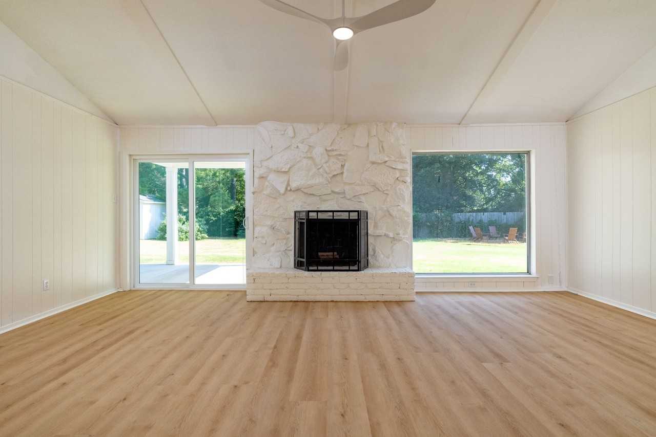 2212 Ridge Ln - Photo 5 of 20