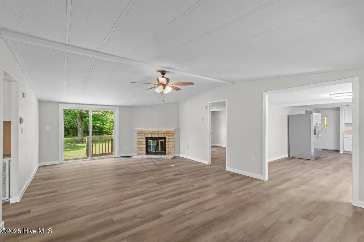 136 Smedley Ln - Photo 6 of 20