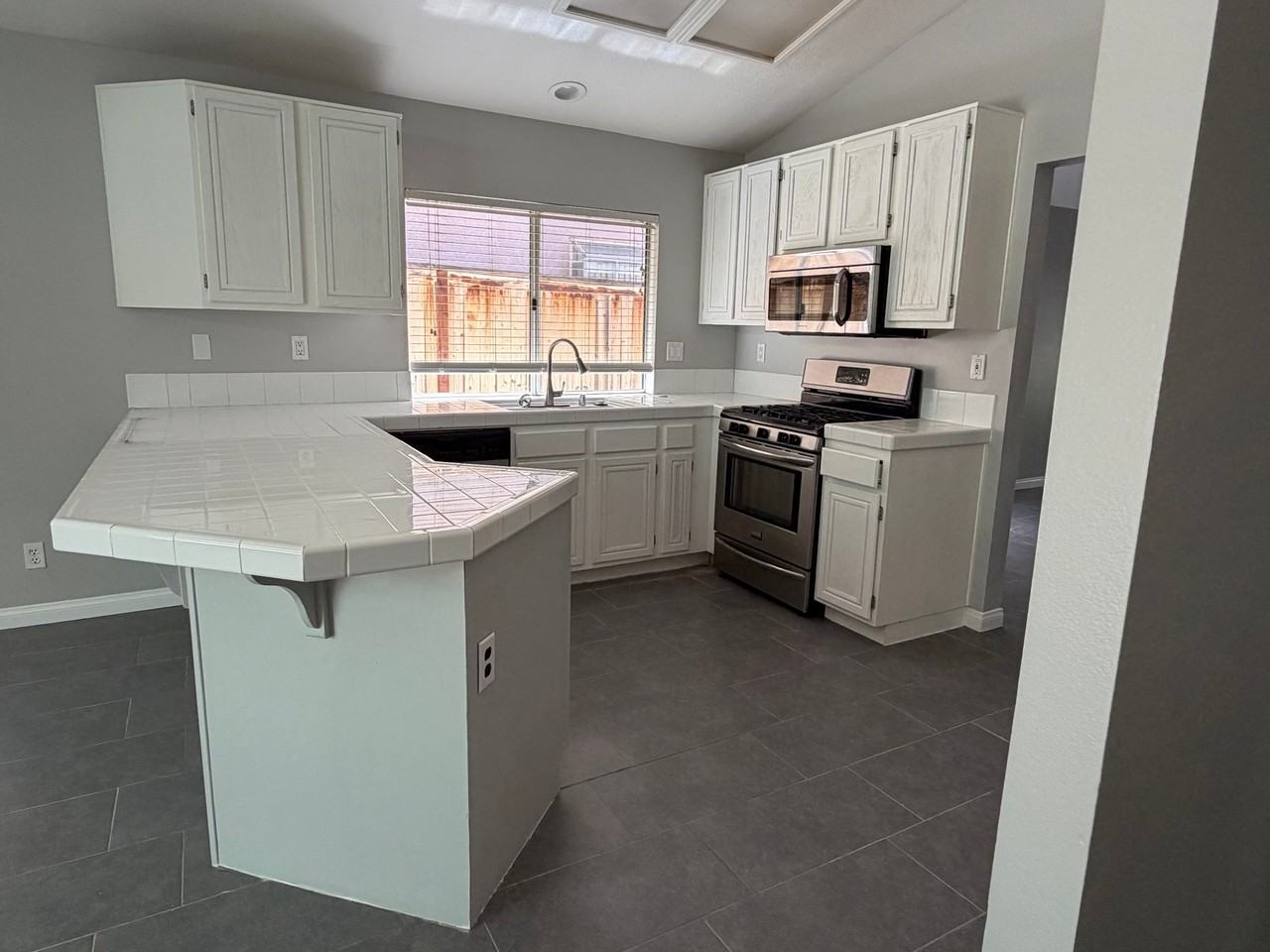 24056 Golden Pheasant Ln - Photo 5 of 20