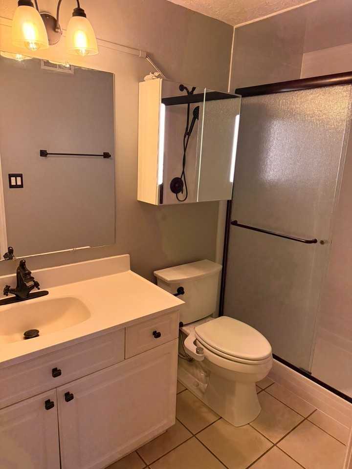 301 E St #11 - Photo 6 of 20