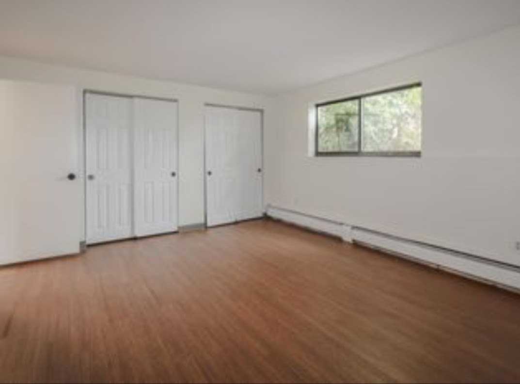 16 Tiffany Rd #4 - Photo 3 of 8
