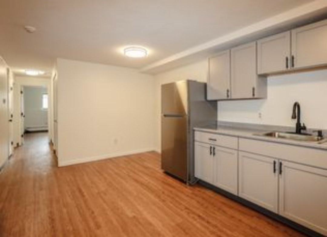 16 Tiffany Rd #4 - Photo 7 of 8