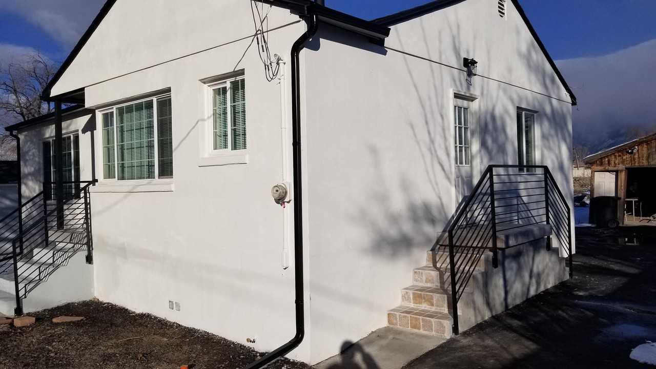 6527 S Jefferson St - Photo 2 of 16