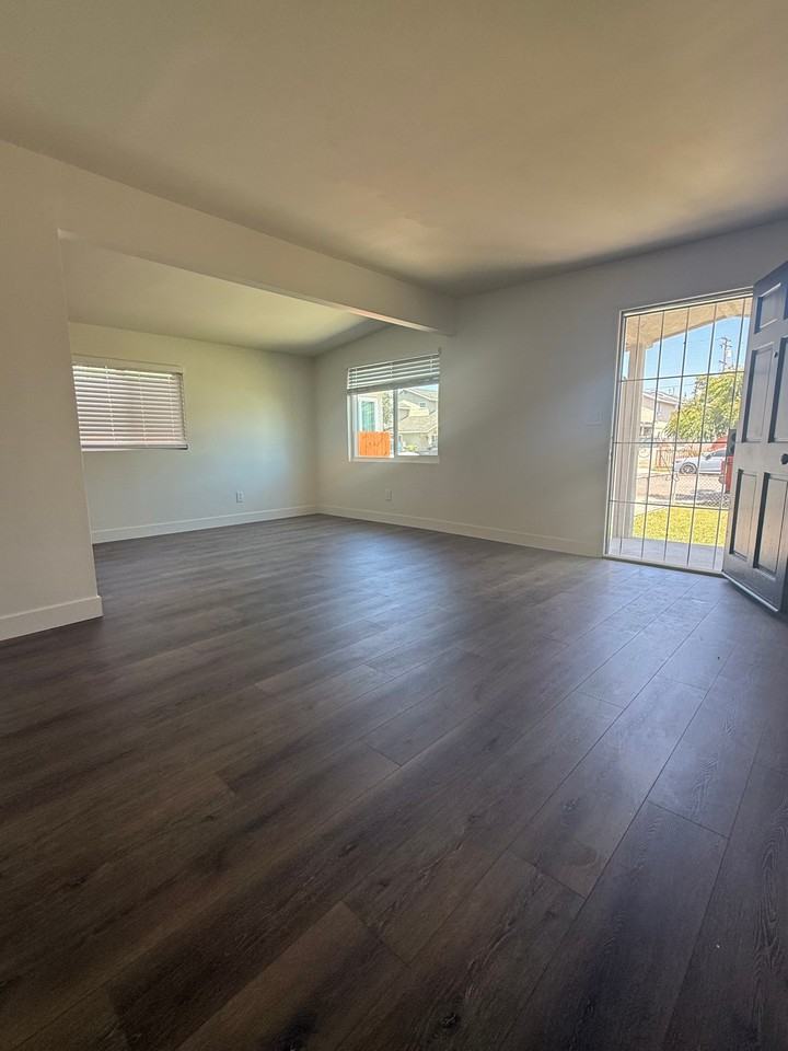 11151 Duncan Ave #11151 - Photo 3 of 24