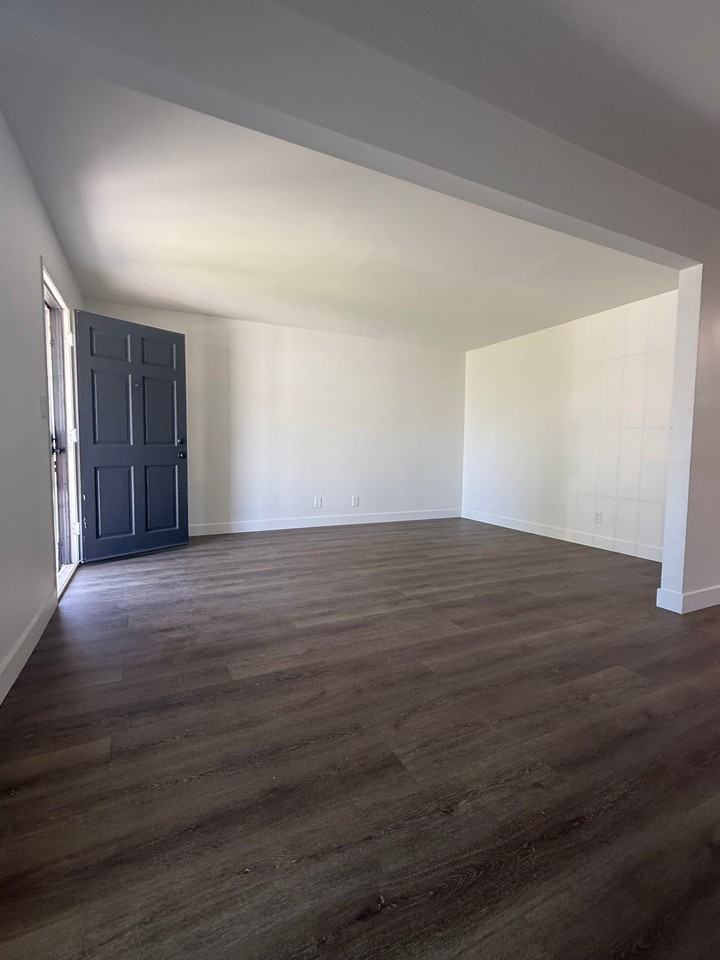 11151 Duncan Ave #11151 - Photo 4 of 24