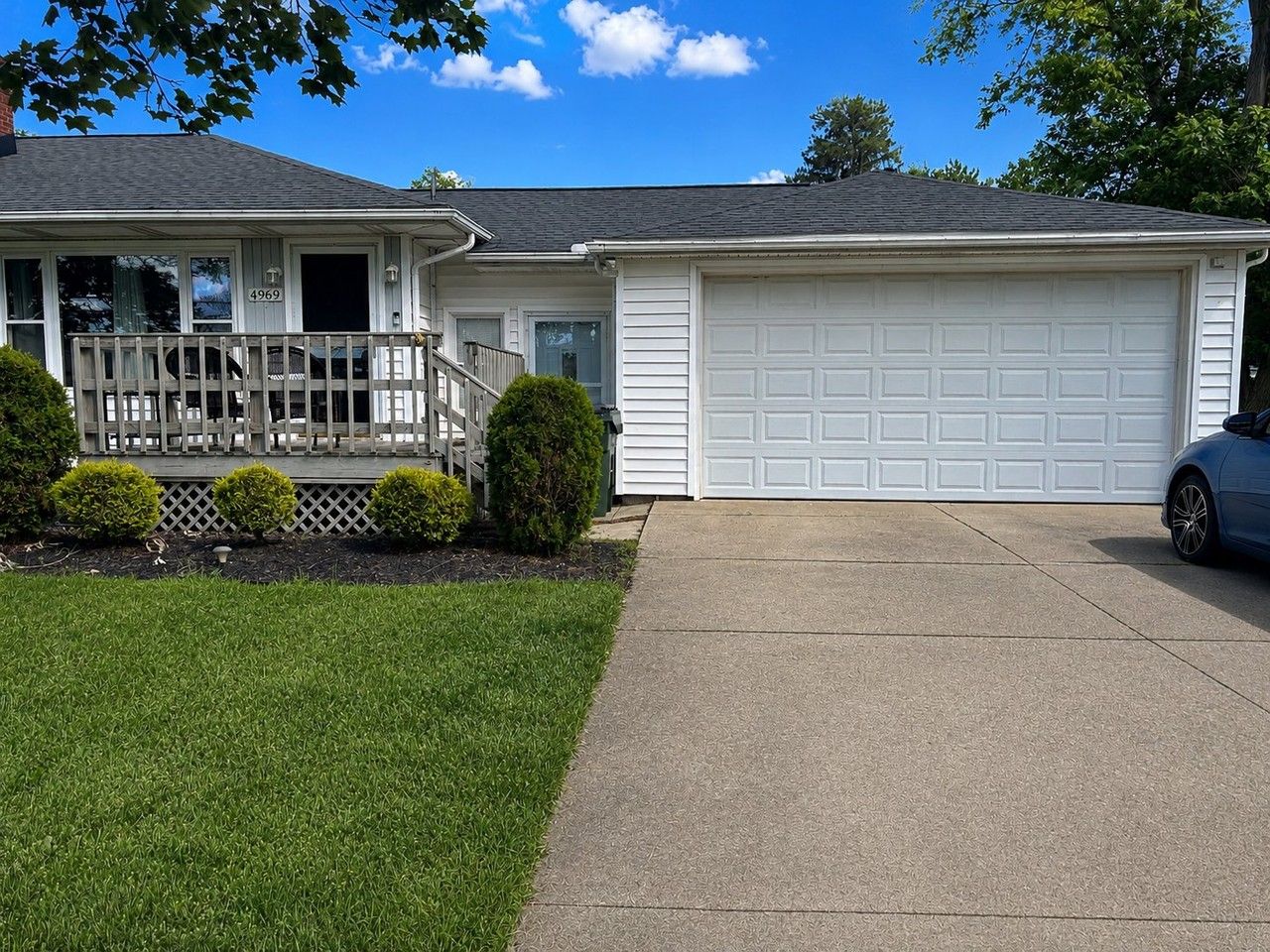 4969 Hudson Dr - Photo 3 of 20